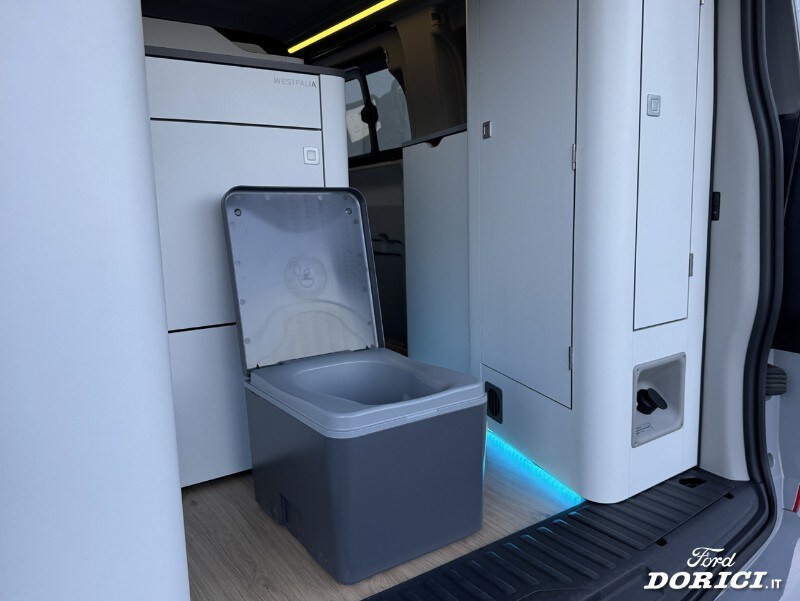 FORD Transit Custom 2ª s Transit Custom 320 2.0 EcoBlue 170CV aut. PC-TN Nugget Tit.